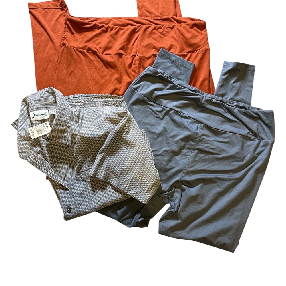 Anna Gray and Orange leggings (xl) and stripes shirt (l)
